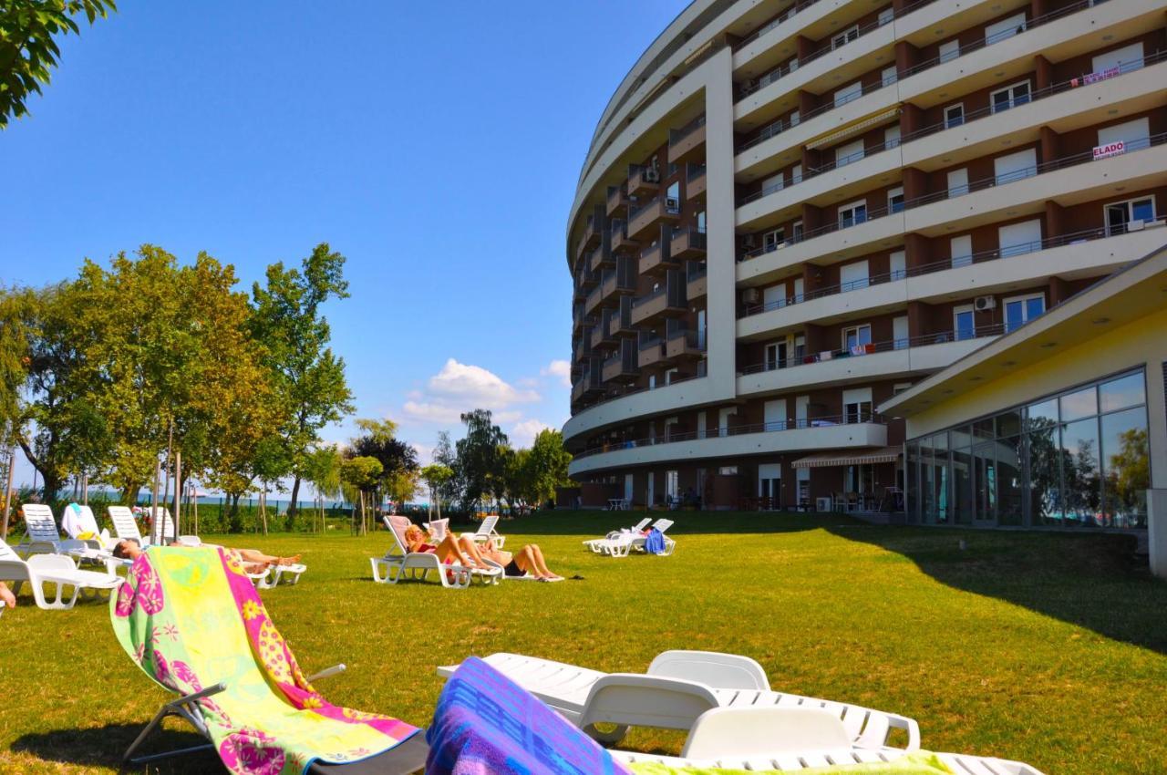 Club218 Holiday Apartman Siofok Apartment Exterior photo